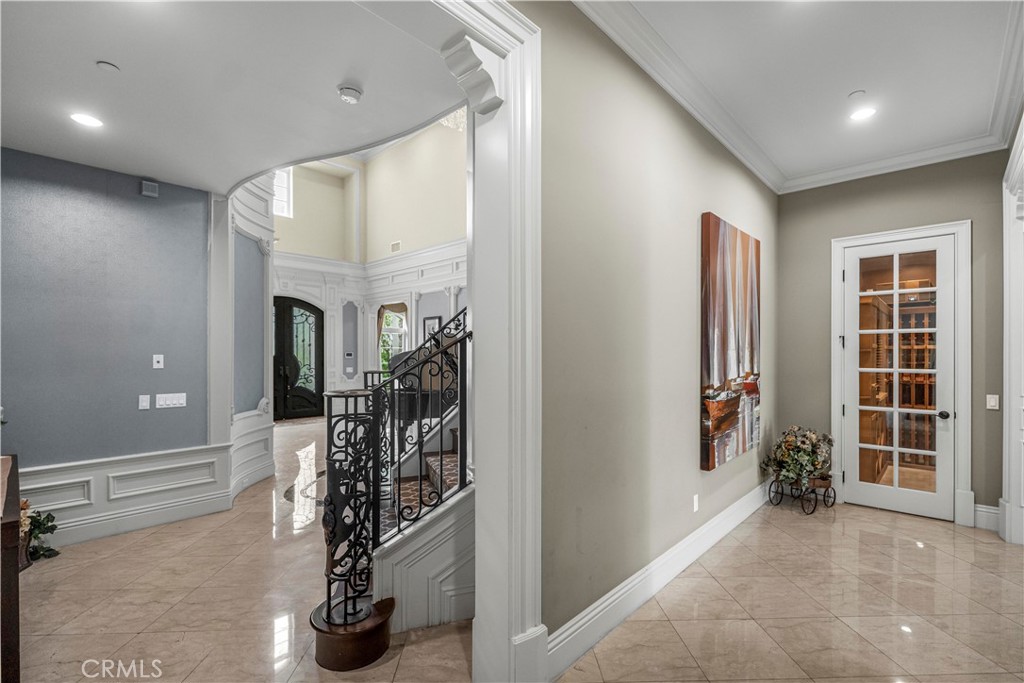 382 W Woodruff Avenue