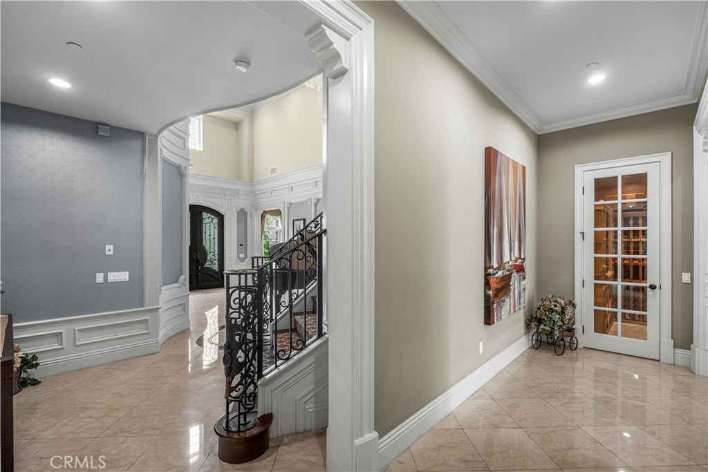 382 W Woodruff Avenue