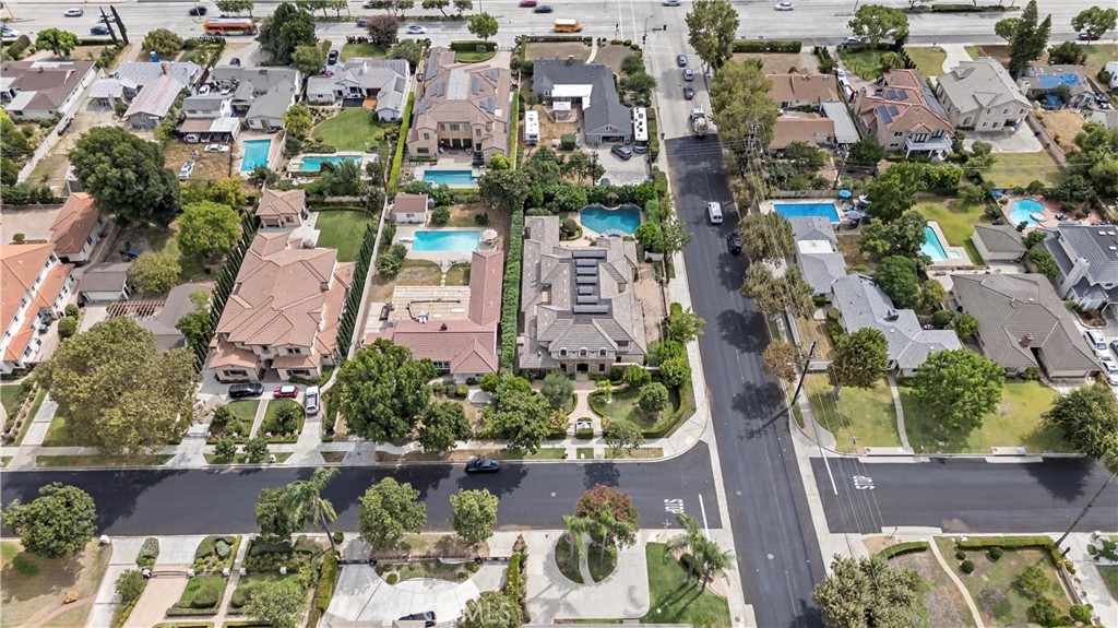 382 W Woodruff Avenue