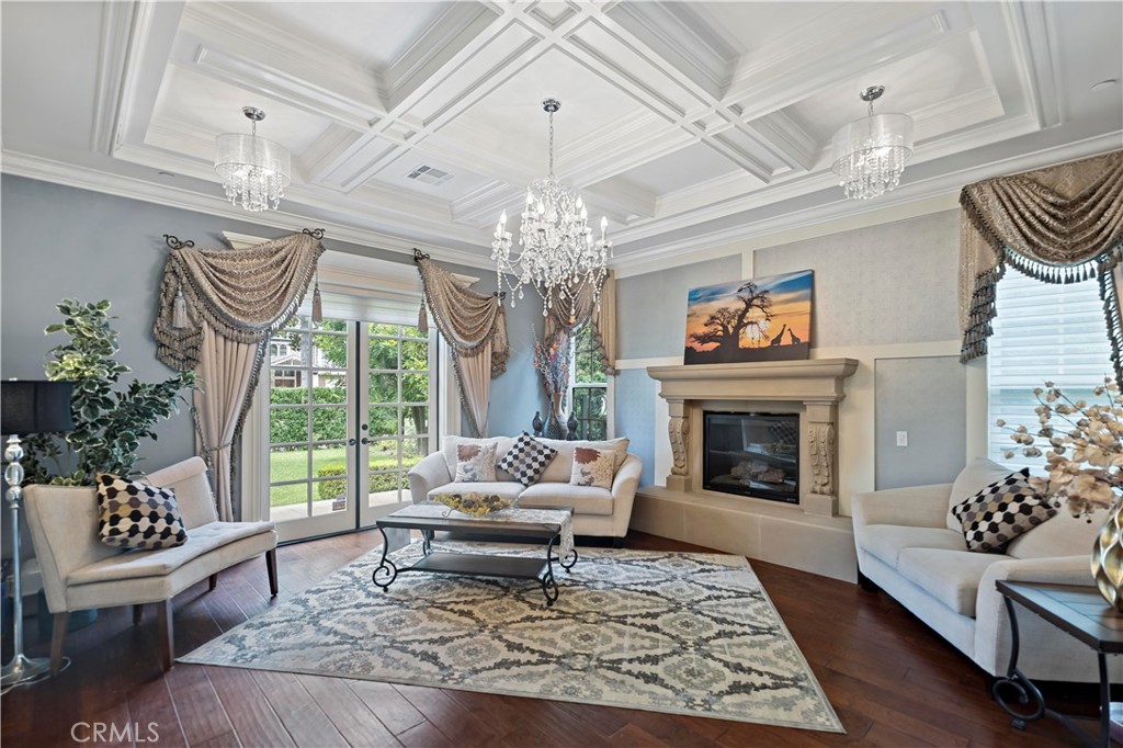 382 W Woodruff Avenue