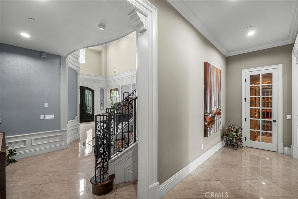 382 W Woodruff Avenue