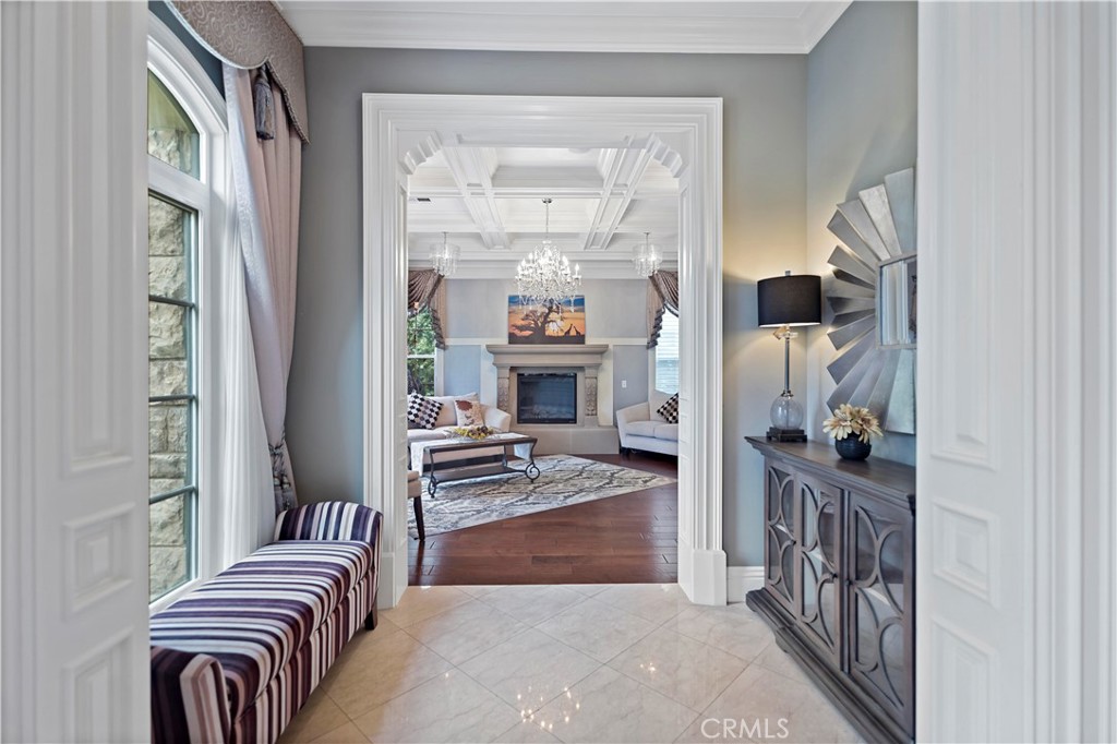 382 W Woodruff Avenue