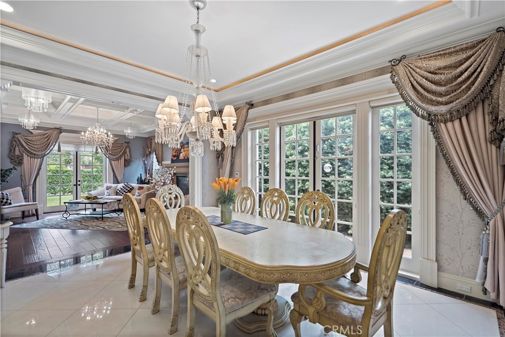 382 W Woodruff Avenue