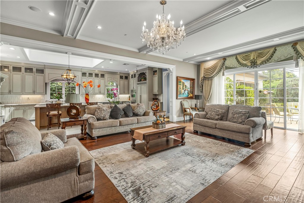 382 W Woodruff Avenue