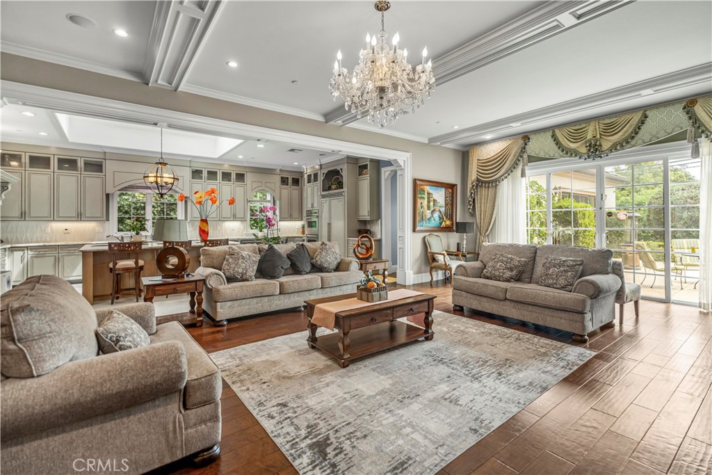 382 W Woodruff Avenue