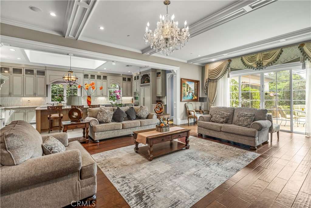 382 W Woodruff Avenue