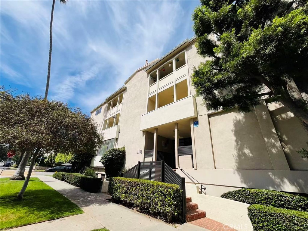 1101 Lincoln Boulevard 1A