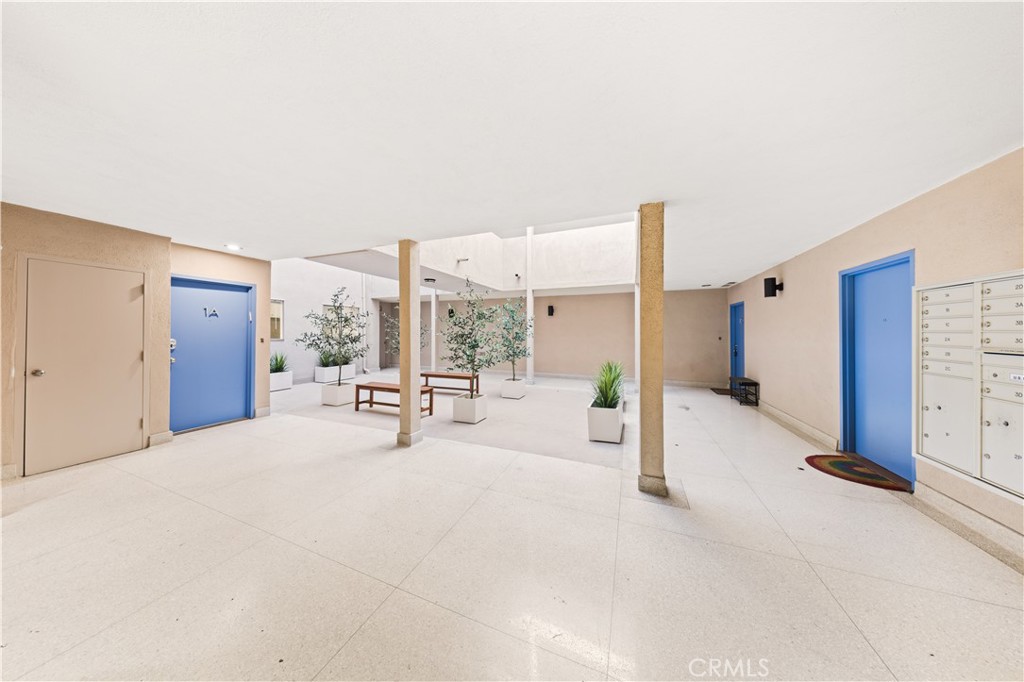 1101 Lincoln Boulevard 1A