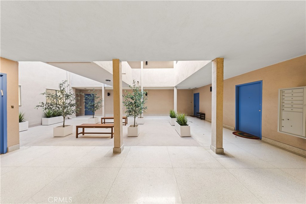 1101 Lincoln Boulevard 1A