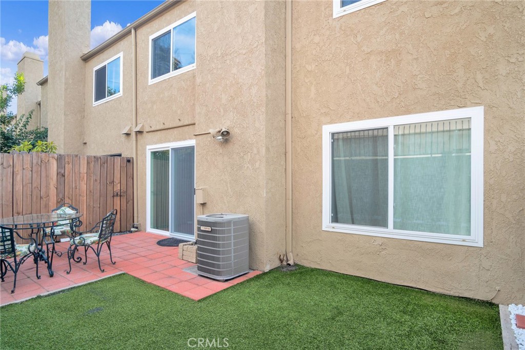648 S Azusa Avenue 14