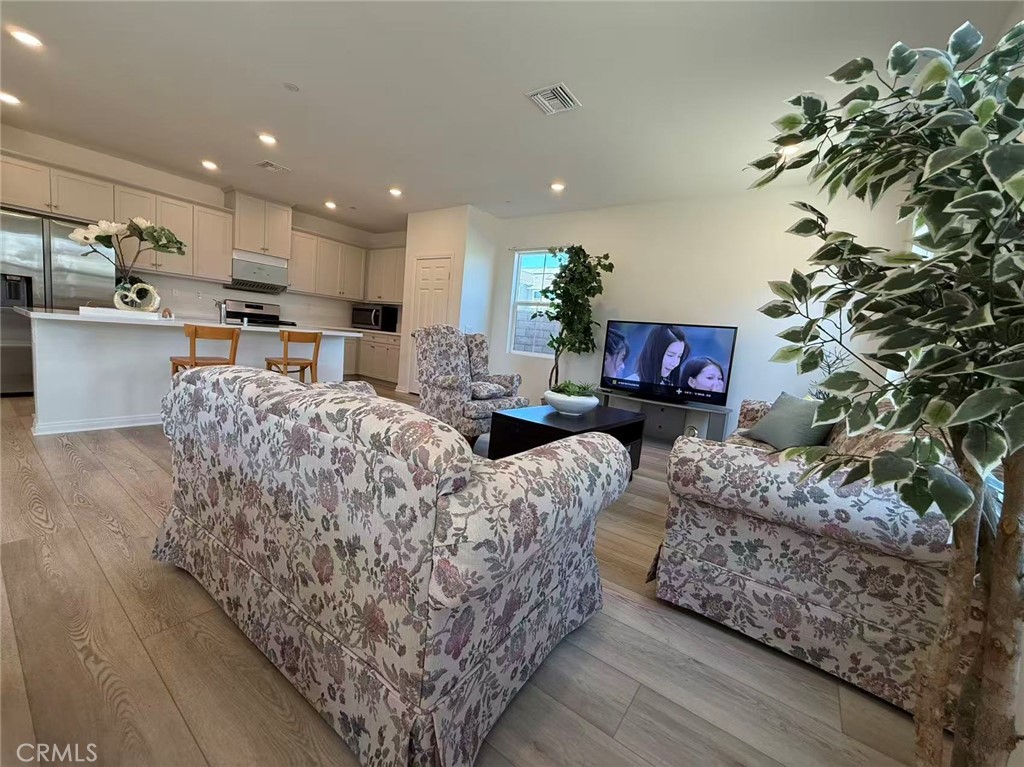 4301 S Malibu Ave
