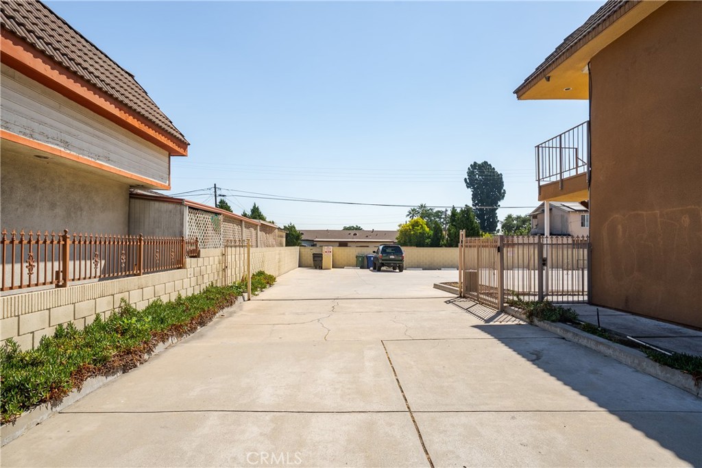 2218 San Gabriel Boulevard