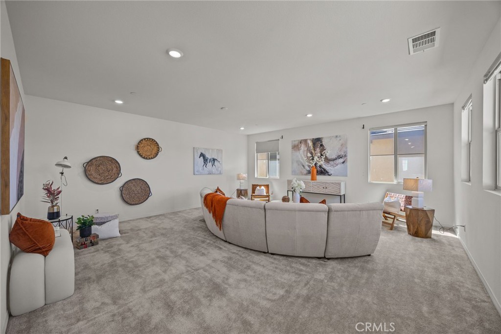 4865 S Wilson Avenue