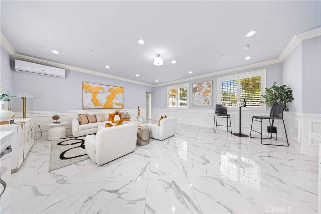 900 Euclid Ave