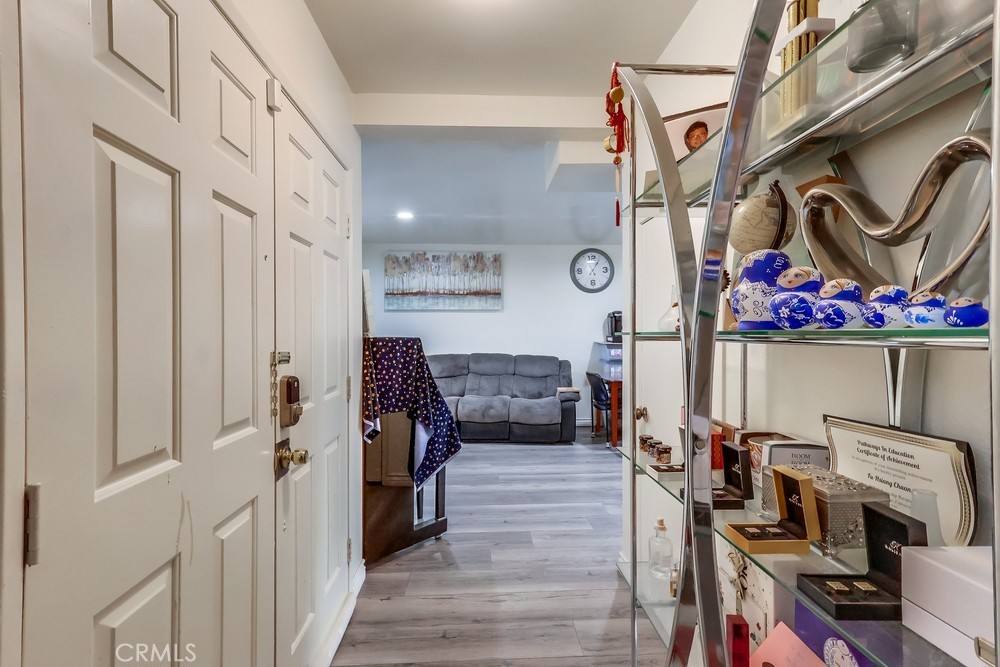 4031 La Rica Avenue O