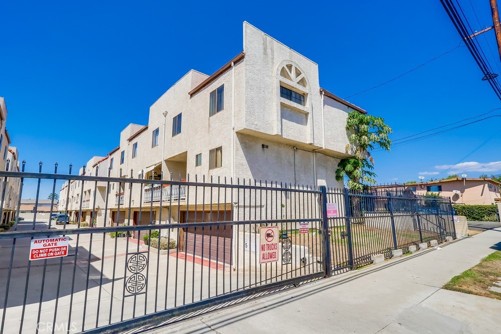 4031 La Rica Avenue O
