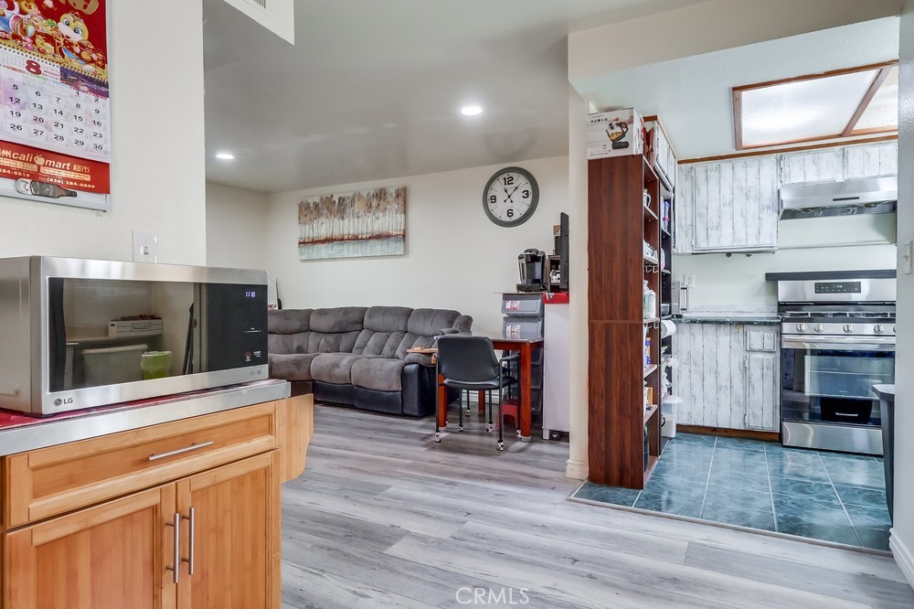 4031 La Rica Avenue O