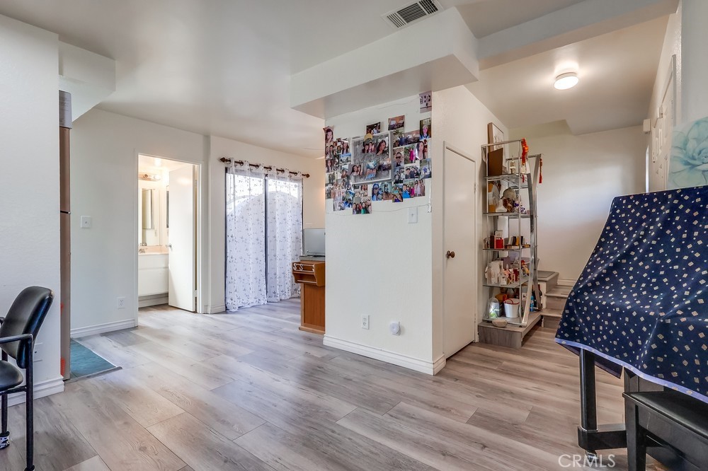 4031 La Rica Avenue O