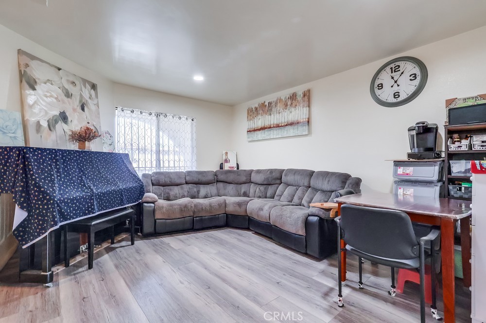 4031 La Rica Avenue O