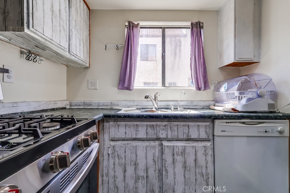 4031 La Rica Avenue O