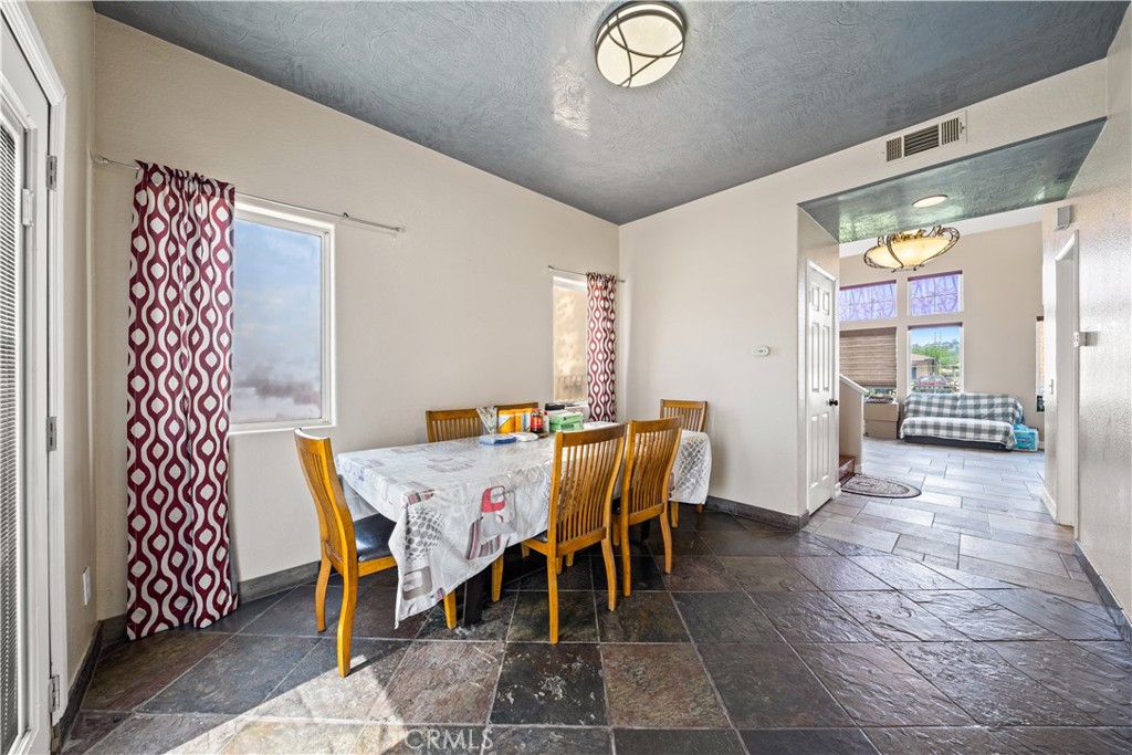 1010 W Wilson