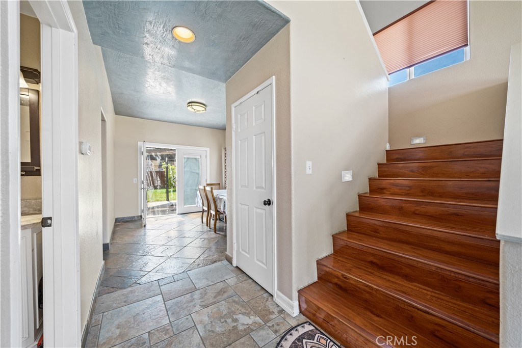 1010 W Wilson