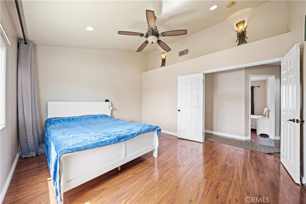 1010 W Wilson