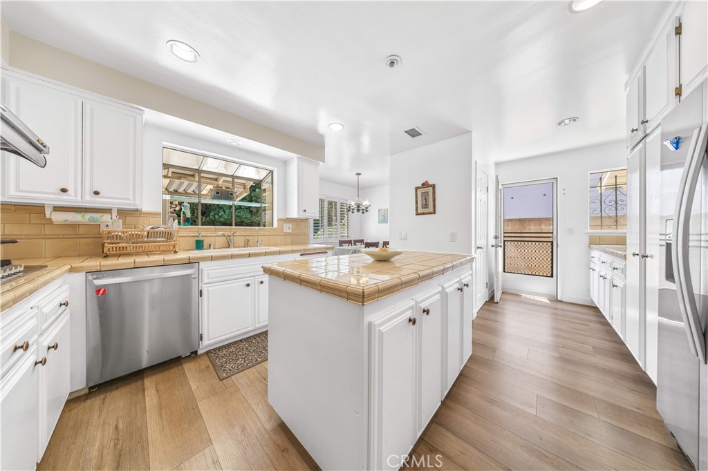56 E Arthur Avenue
