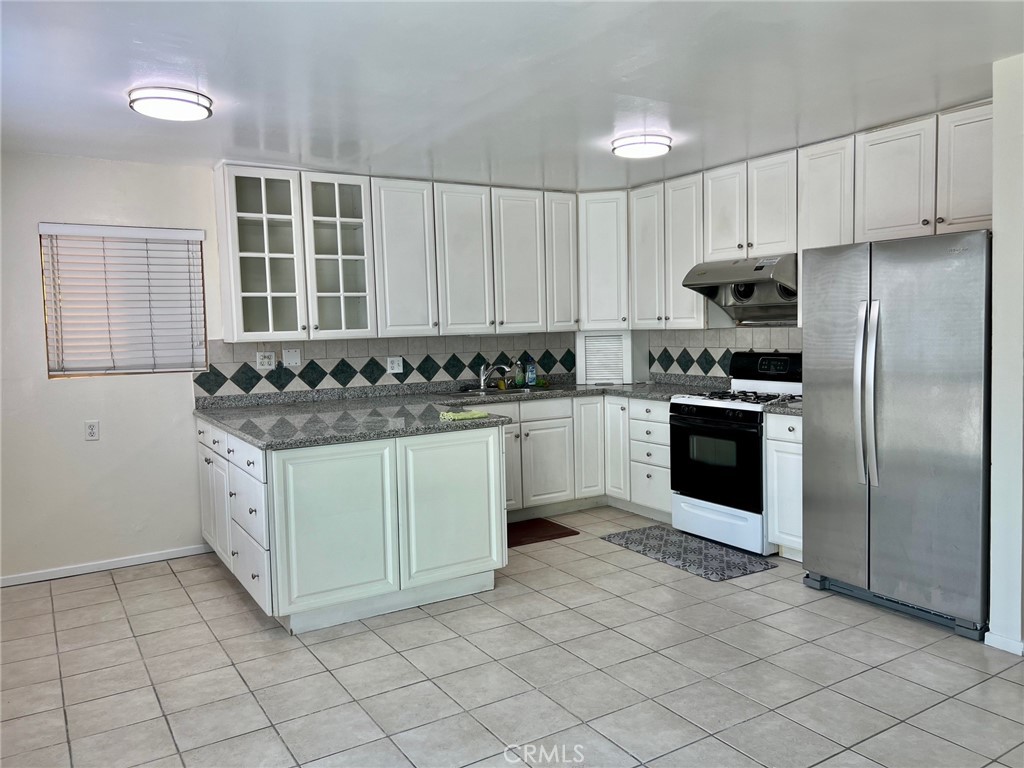 10120 El Poche Street