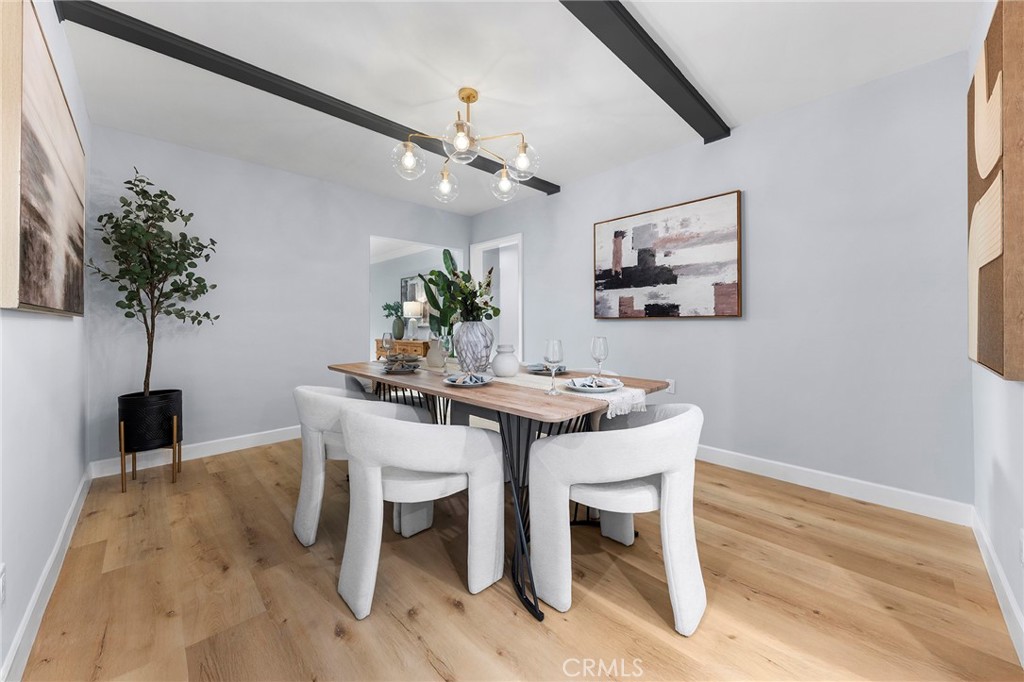 6430 N vista