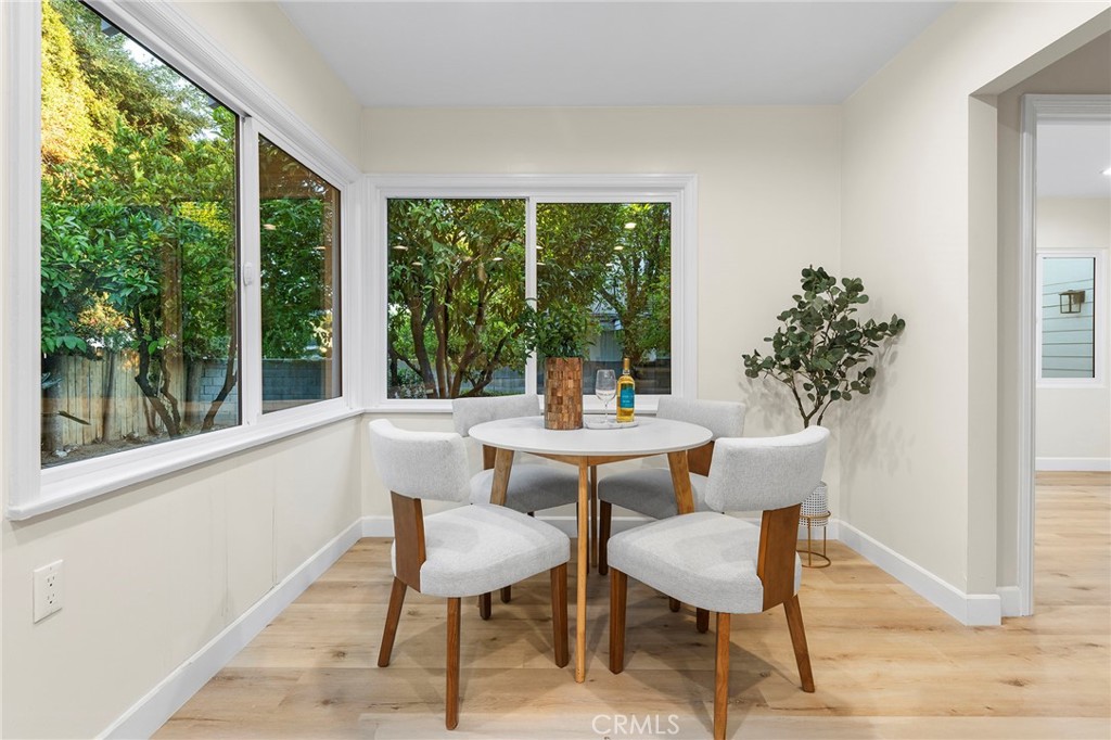 6430 N vista