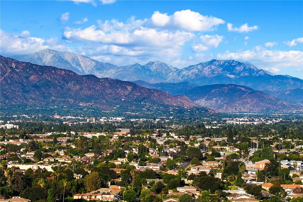 6430 N vista