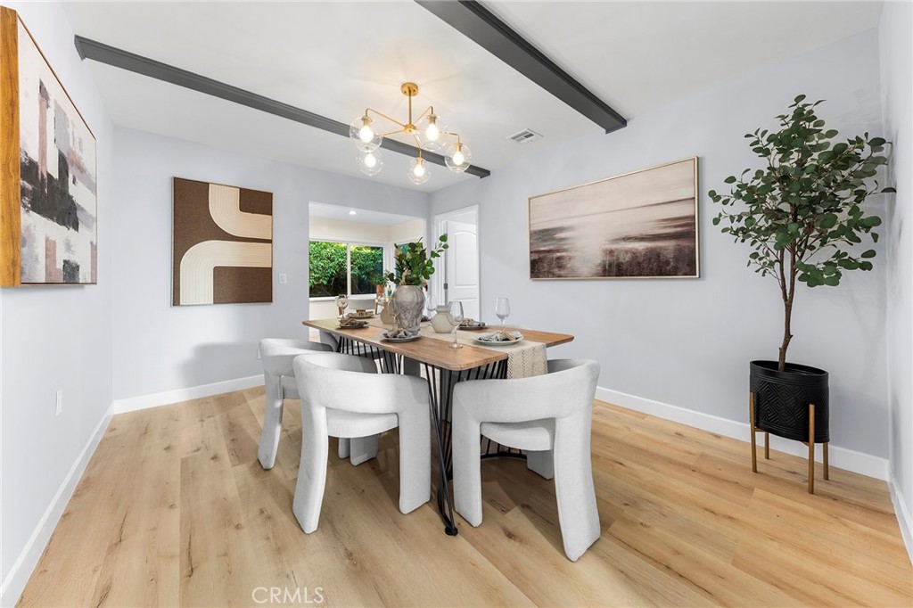 6430 N vista