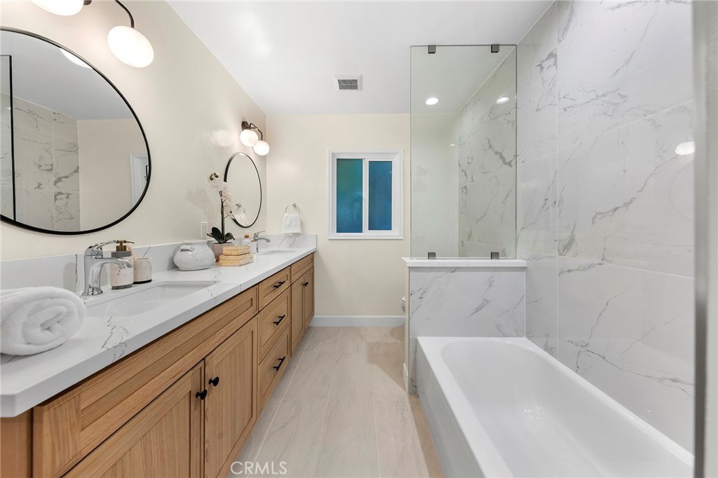 6430 N vista