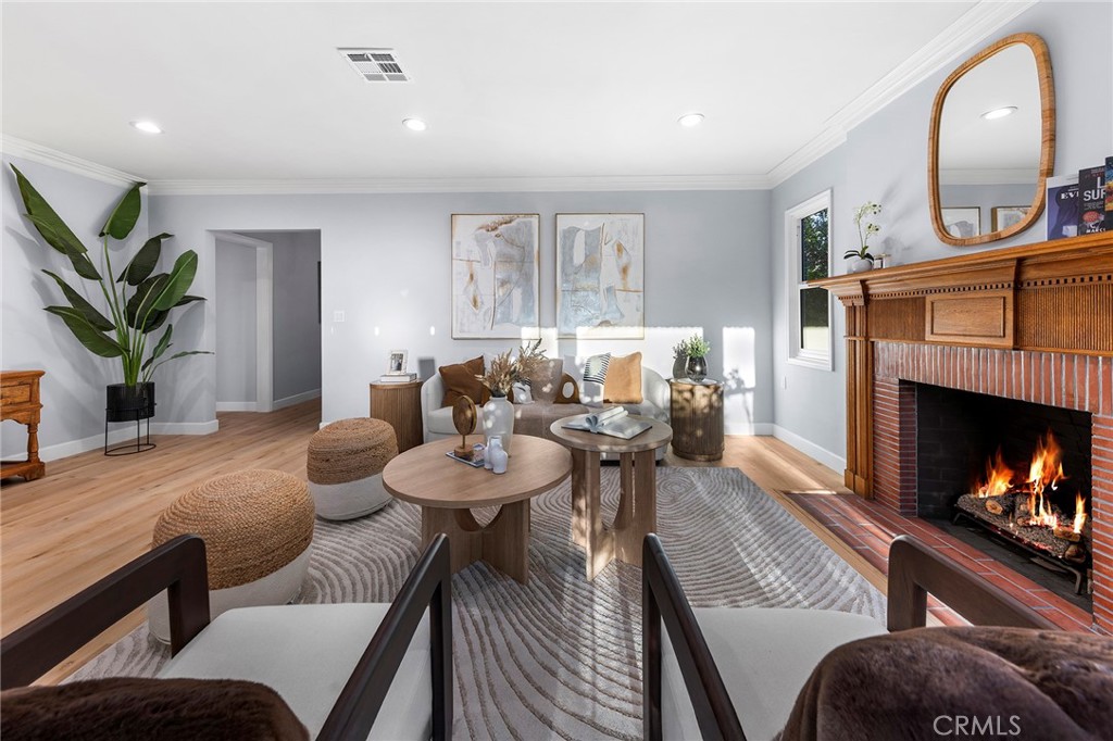 6430 N vista
