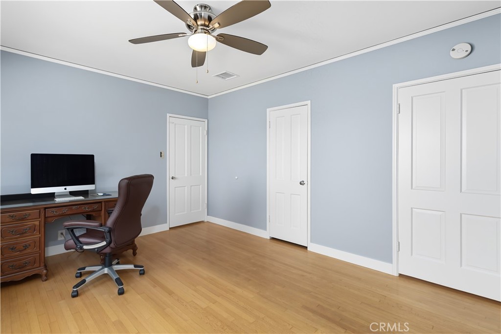 831 E Leslie Drive
