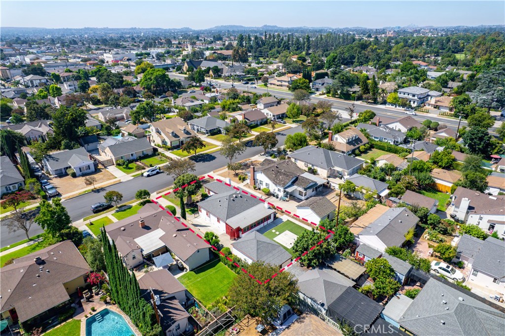 831 E Leslie Drive