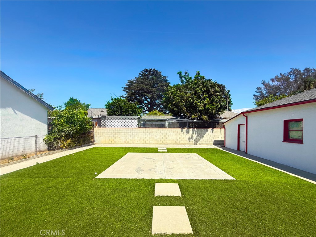 831 E Leslie Drive