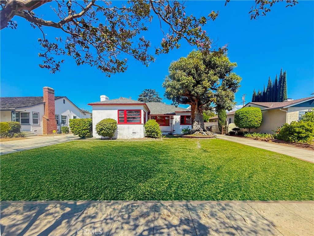 831 E Leslie Drive
