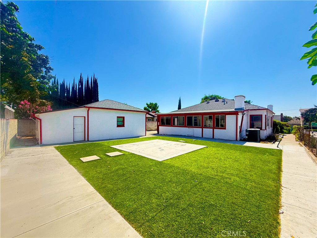 831 E Leslie Drive
