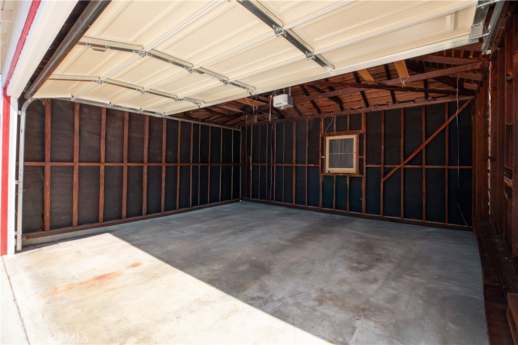 831 E Leslie Drive