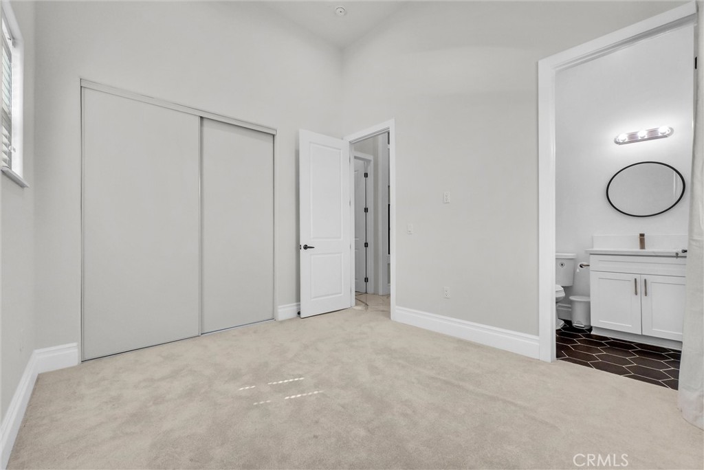 451 Avenida Esplendor