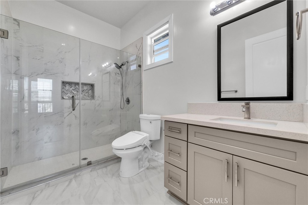 451 Avenida Esplendor