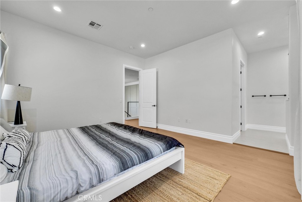 451 Avenida Esplendor