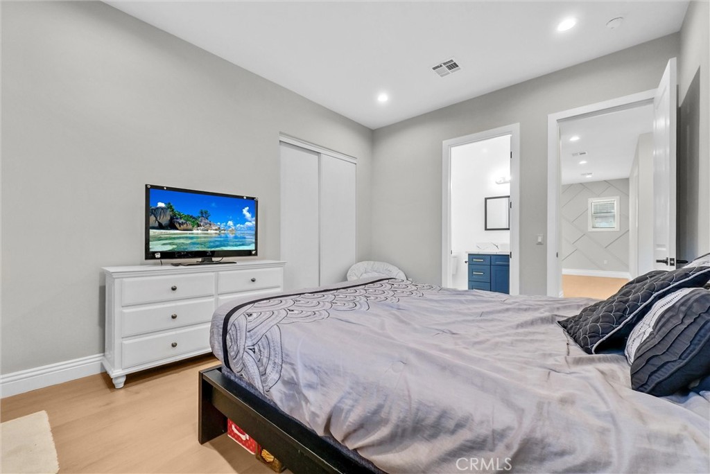 451 Avenida Esplendor