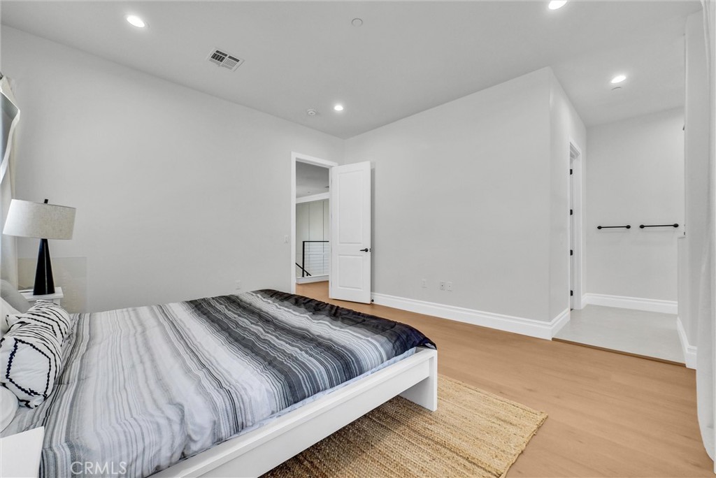 451 Avenida Esplendor