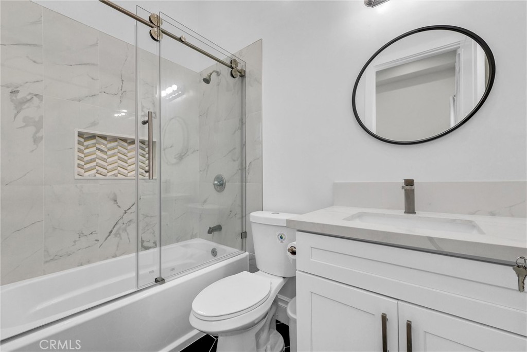 451 Avenida Esplendor