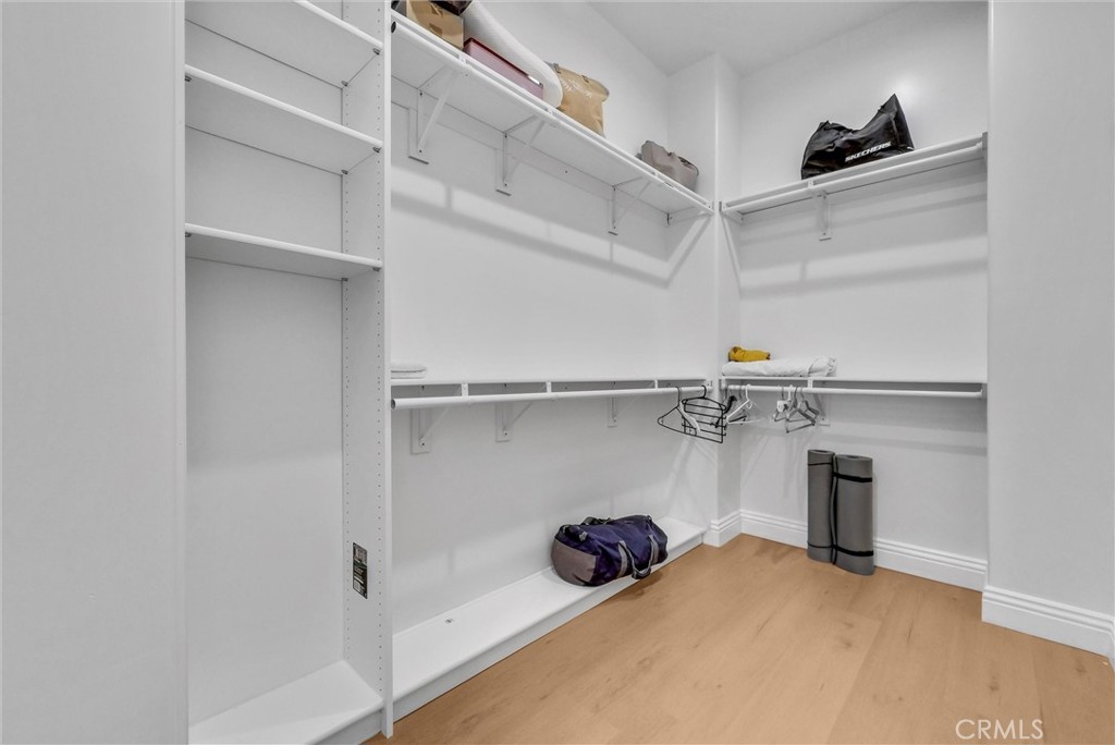 451 Avenida Esplendor