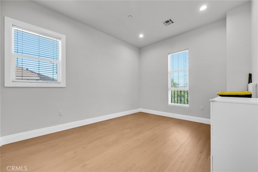 451 Avenida Esplendor