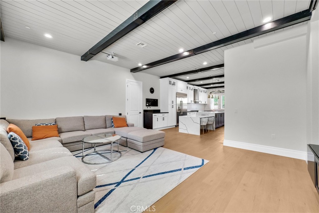 451 Avenida Esplendor